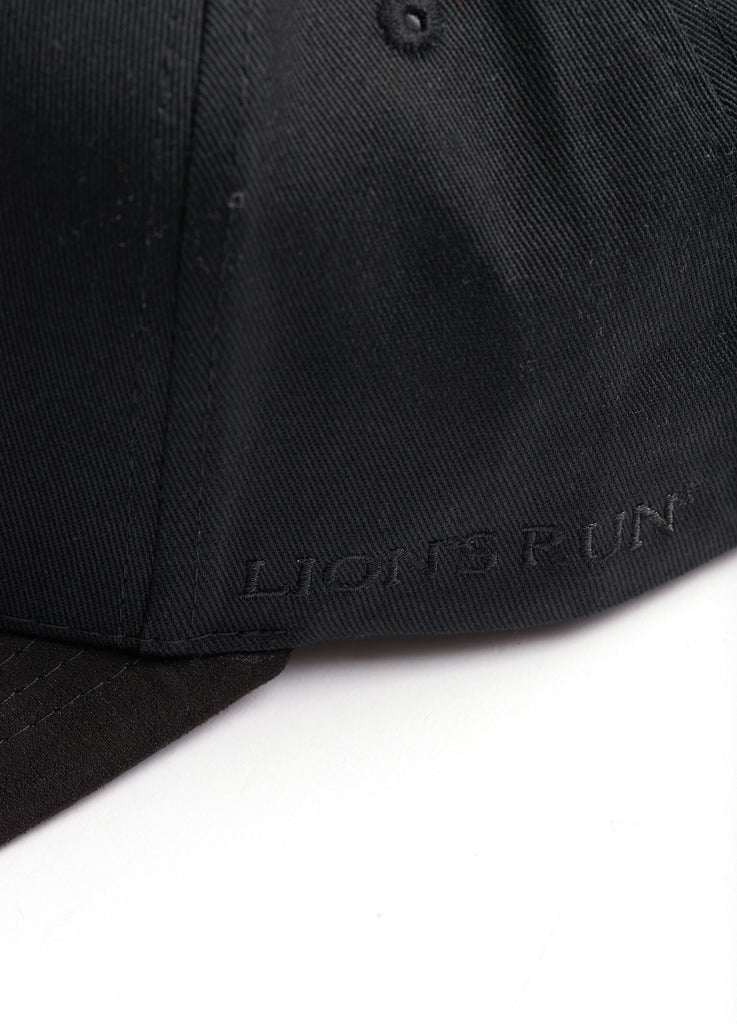 Special Pieces SCHWARZE CAP mit schwarzem Logo