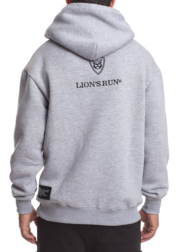 Weiß jemand wie dieser Louis Vuitton Jogginganzug heißt? (Mode