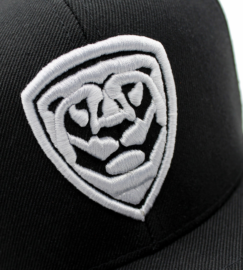 Special Pieces SCHWARZE CAP mit silbernem Logo